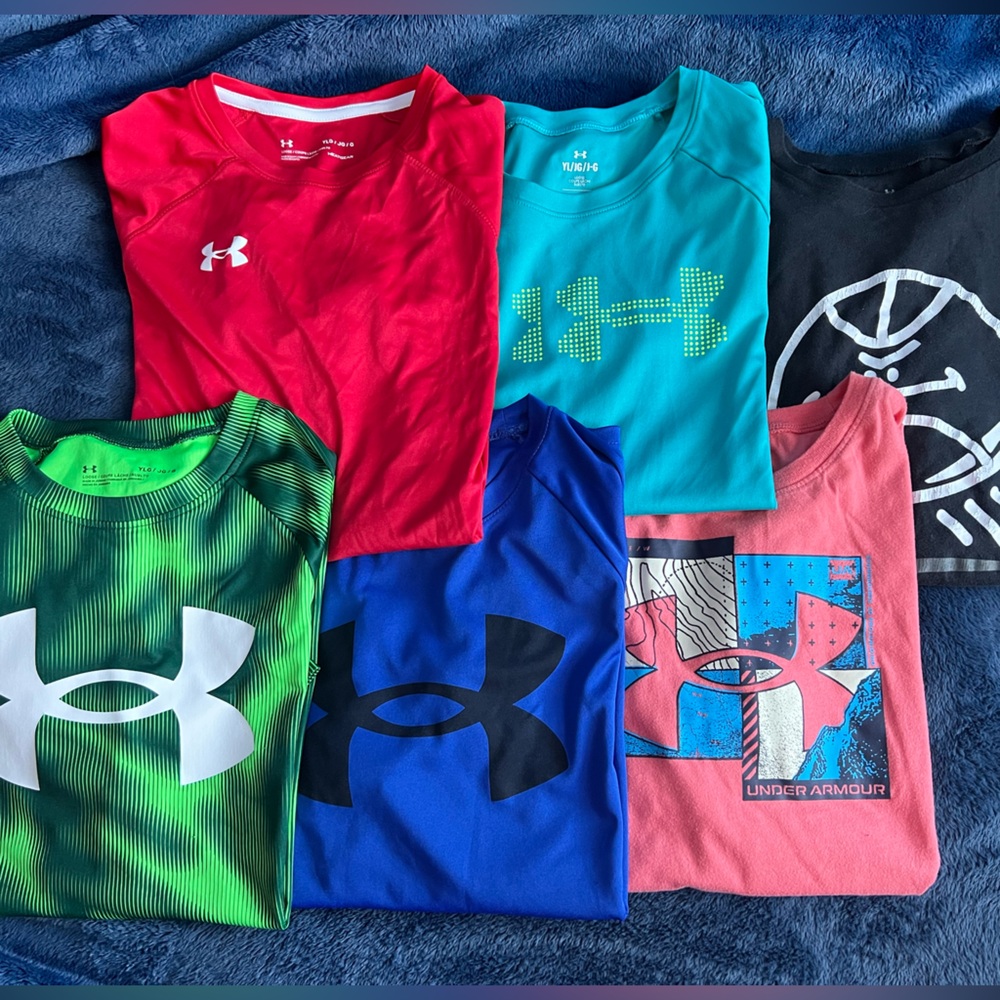 Under Armour Boys Short Sleeve Tees - Size Large - lot of 6